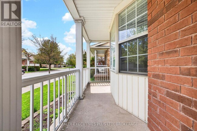 Photo - 389 Wright Crescent