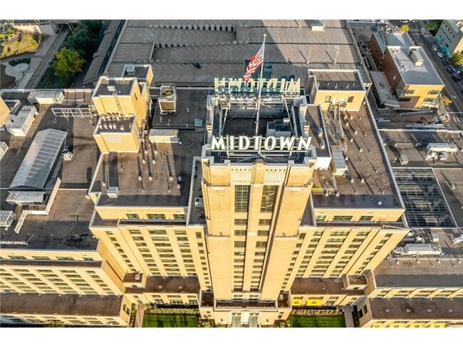 Photo - 2929 Chicago Ave Unidad 1003