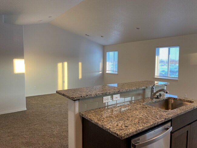 Photo - Newer Edgewood Home in Sagecrest Development!