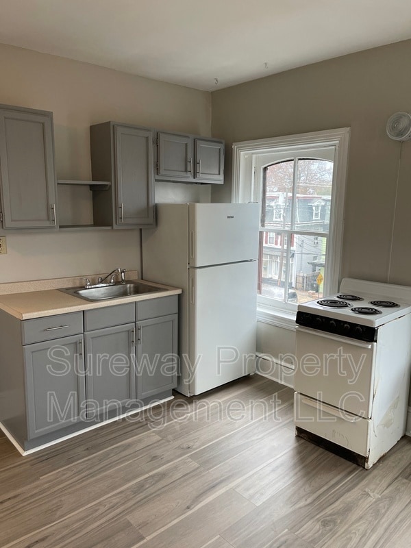 Photo - 212 E Broad St Unit 3