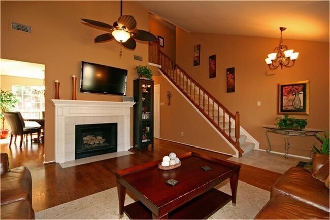 Photo - 7 Thrush Grove Pl