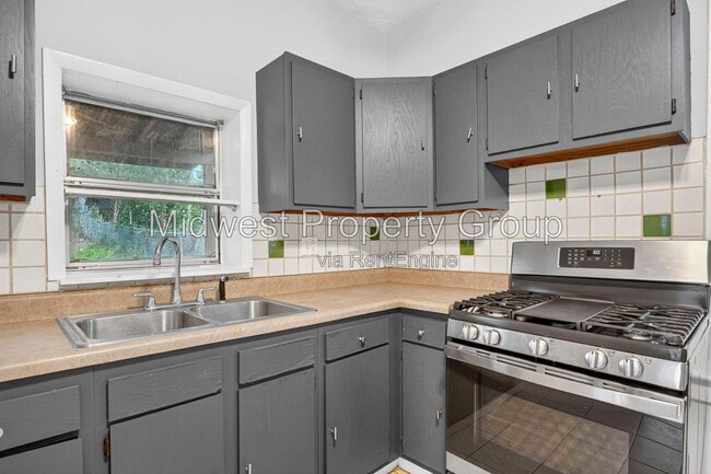 Photo - 1365 Louisville Ave