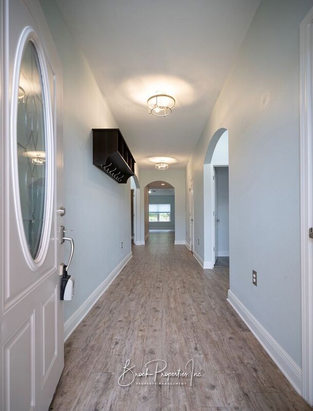 Photo - 8753 Bradfield Dr