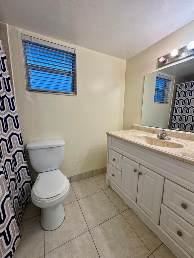 Photo - 6507 Winfield Blvd Unidad 130-C