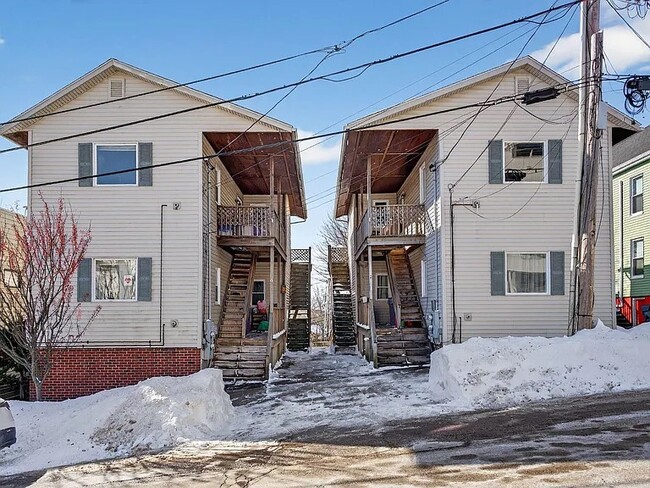 Building Photo - 8 Saint Lawrence St Unit 2