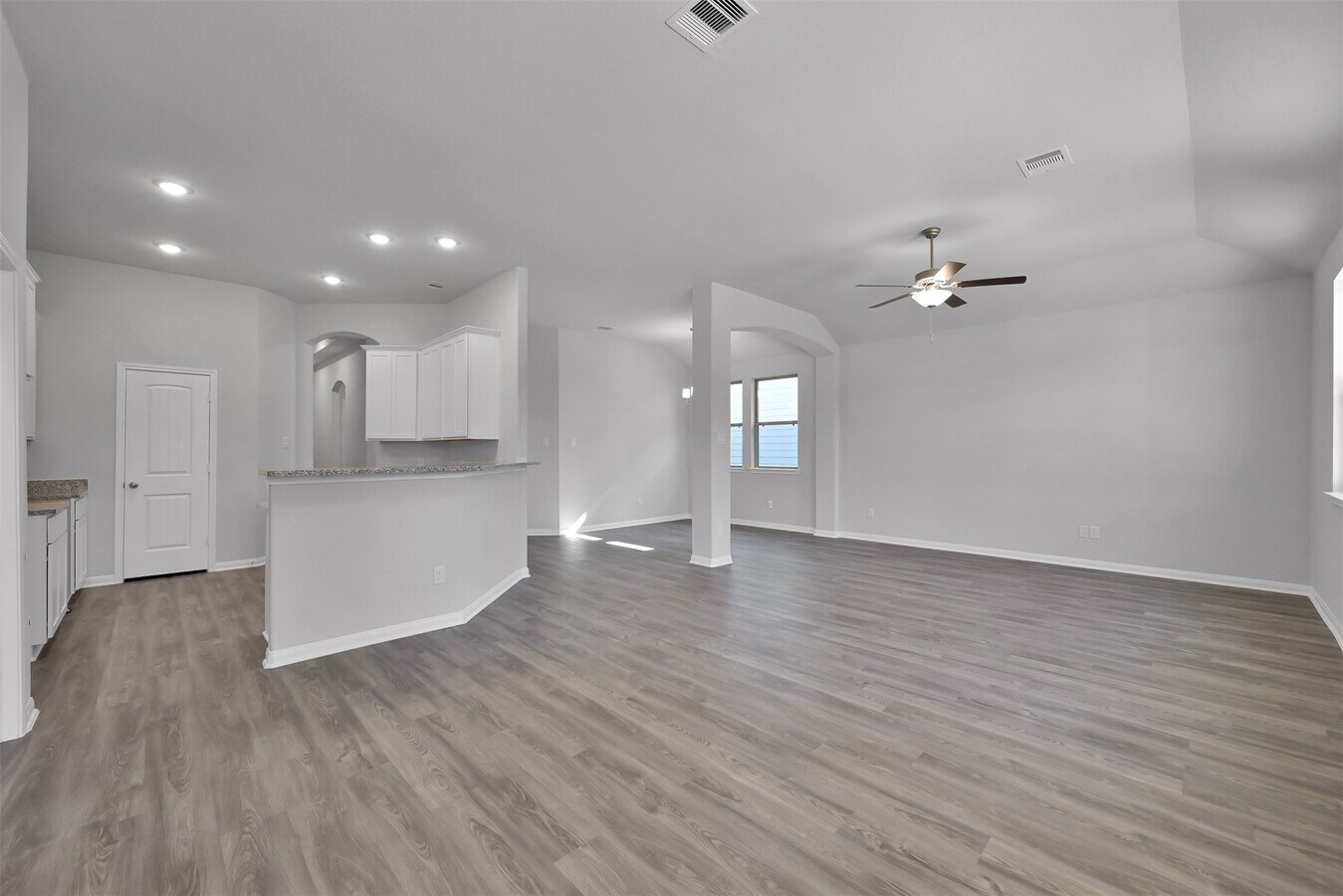 Photo - 17620 Cedar Crst Dr