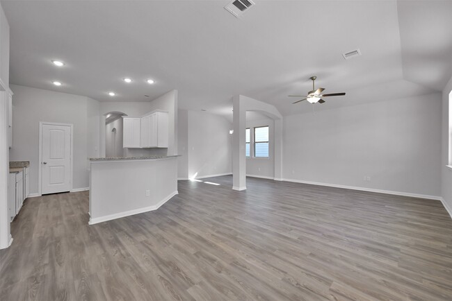 Photo - 17620 Cedar Crst Dr