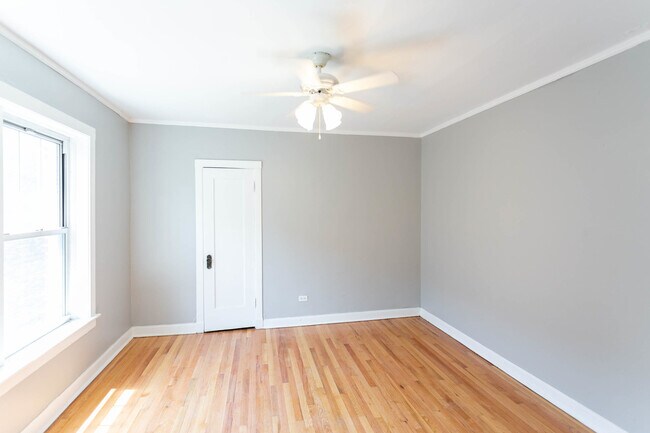 Photo - 7646 N Greenview Ave Unidad 3