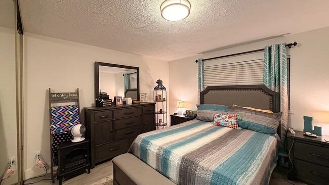 Photo - 3211 S Peach Hollow Cir