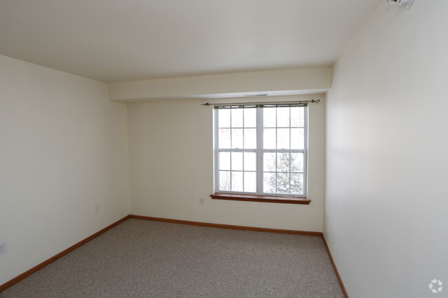 "B" Second bedroom