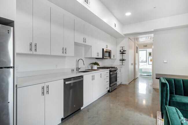 1BR, 1BA - 583SF - Kitchen