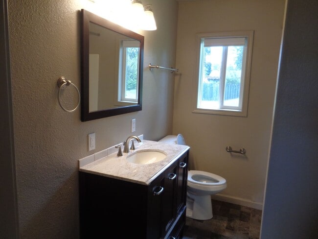 Photo - Charming 2 Bedroom Home!