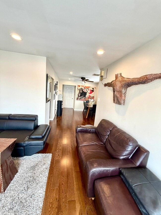 Photo - 313 Clarendon St