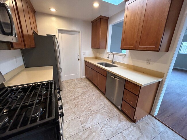 Photo - Spacious 3 Bed/1.5 Bath Home Located in He...