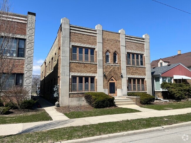 Building Photo - 5219 S Lake Dr Rental