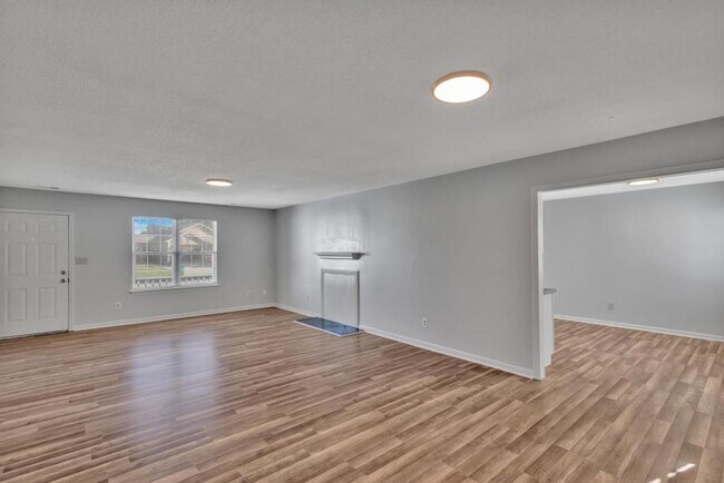 Photo - 4 Bedrooms/2 Bath Ranch Home!