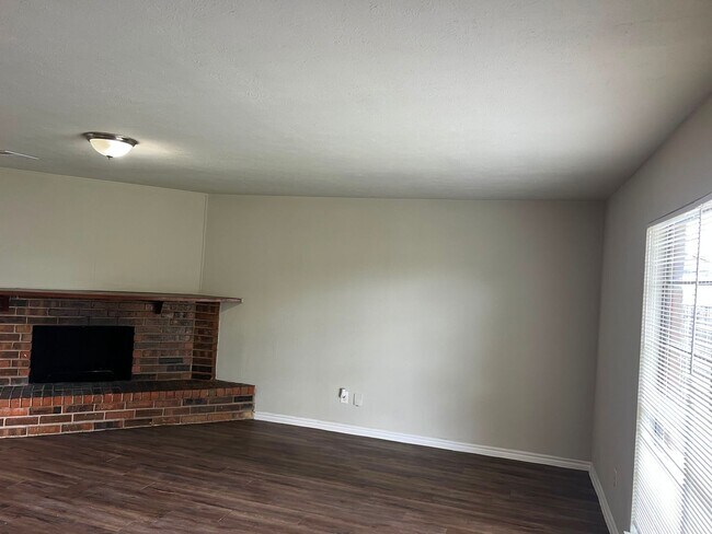 Photo - Perfect Size Single-Family Home in Hockley!