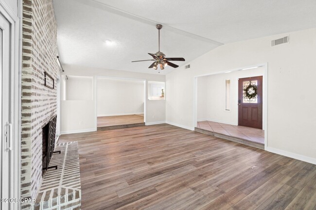 Photo - 136 Derby Woods Dr