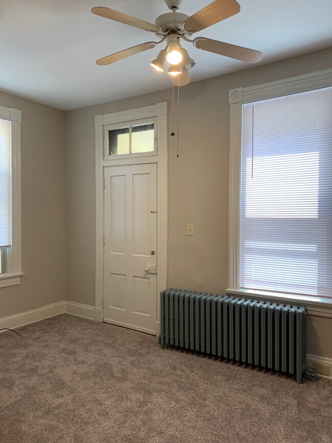 Photo - 2248 Flora St