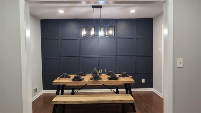 Photo - 460 Holt Rd NE