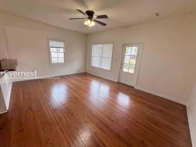 Photo - 506 Alpha St S