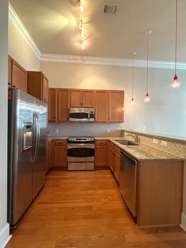 Photo - Lovely Condo in Tranquil Court