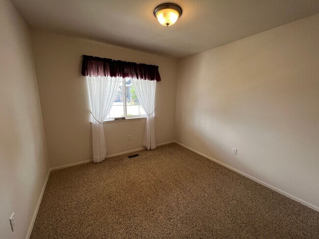 Photo - Charming 3 Bed, 2 Bath Home in Maple Hill