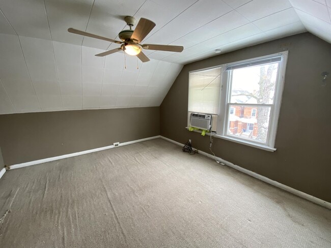 Photo - 172 Sanford Ave S Unit 3 - third floor