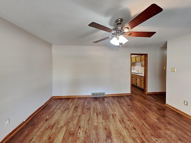 Photo - 3328 Shuster Cove