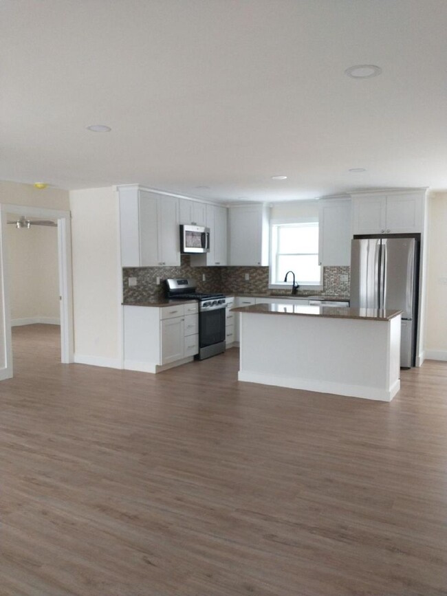 New Build 2 BR 2 BA House with Walkout Bas... - New Build 2 BR 2 BA House with Walkout Bas...