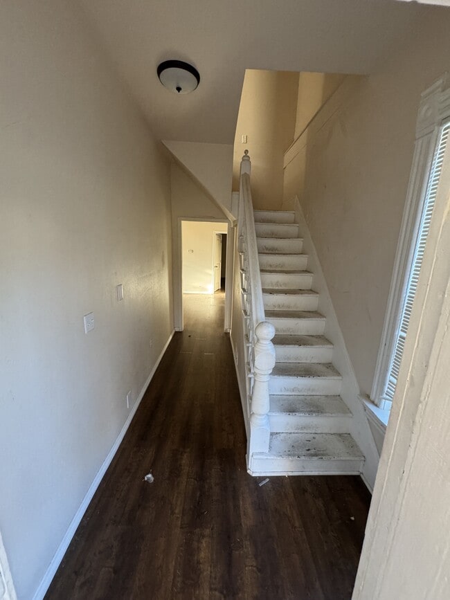 Photo - 905 5th Ave N