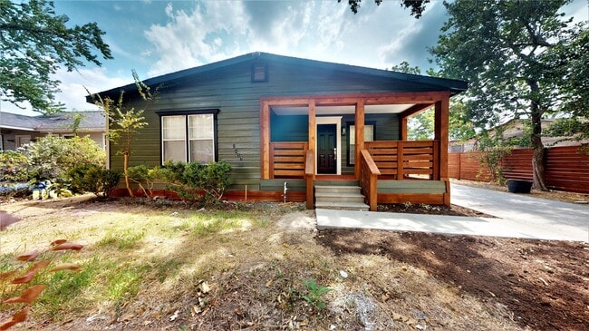 Photo - 2437 Druid St