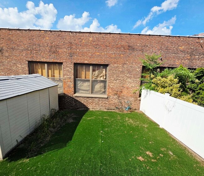 906 20th St Unit 1