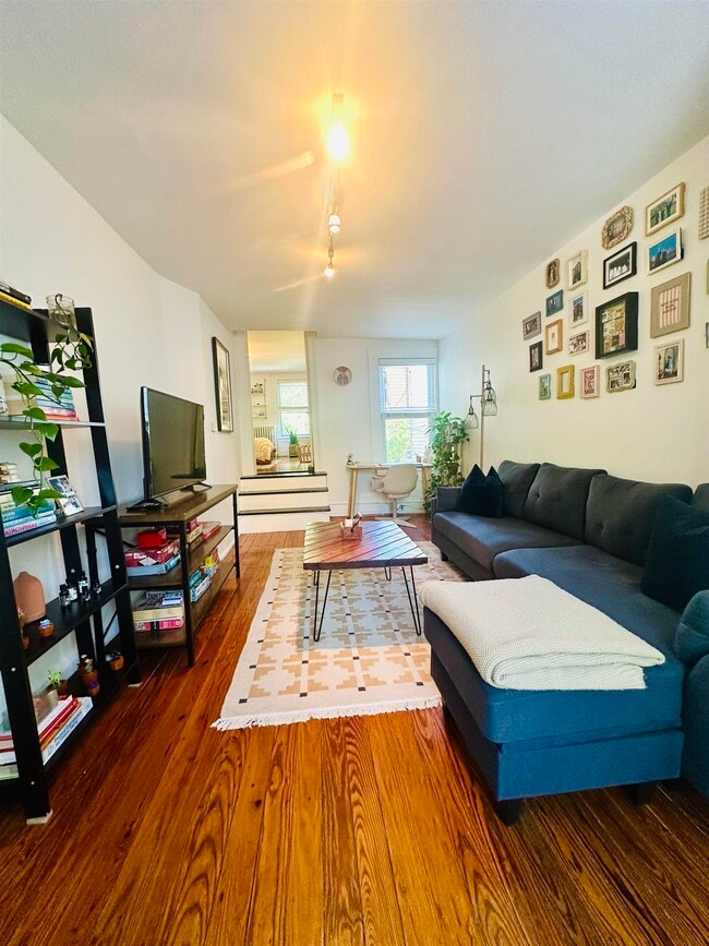 Photo - 235 Montgomery St