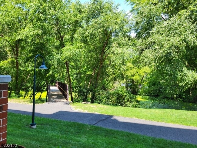 Photo - 300 Main St Unidad 113