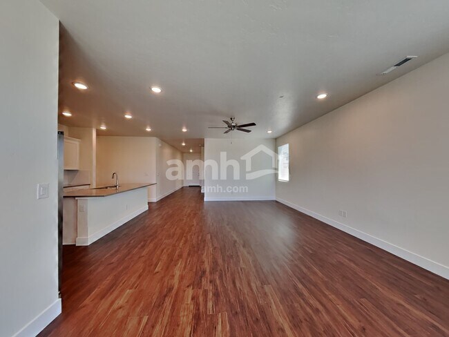 1437 Alderleaf Ave