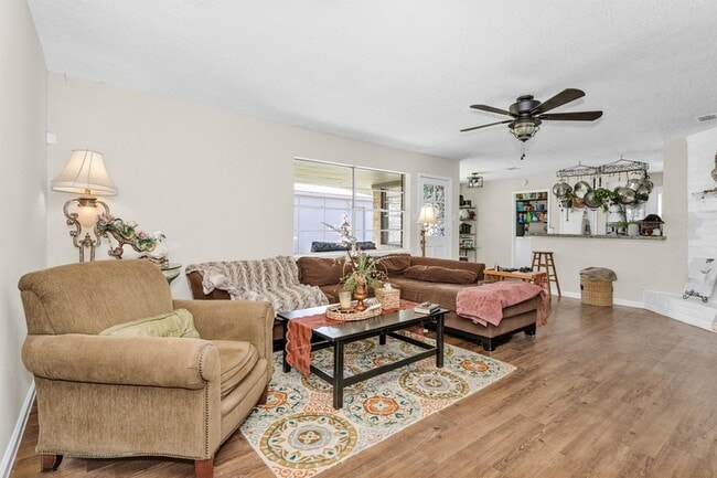 Photo - 4735 Lost Oak Dr