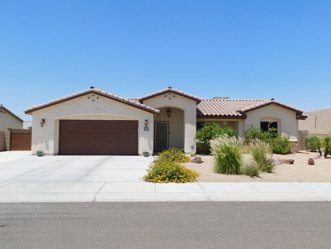 Building Photo - 3 BED 2 BATH IN ESTRELLA!