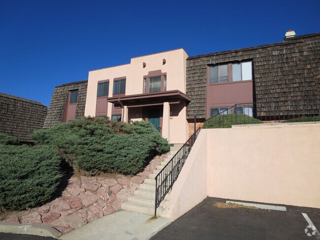 Building Photo - 2 Bed / 2 Bath Top Level Condo with A/C! -...