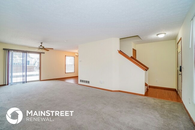 Photo - 2672 Fernwood Ave