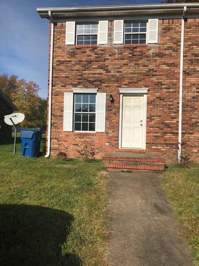 Building Photo - 820 Southwood Dr Unit A Rental