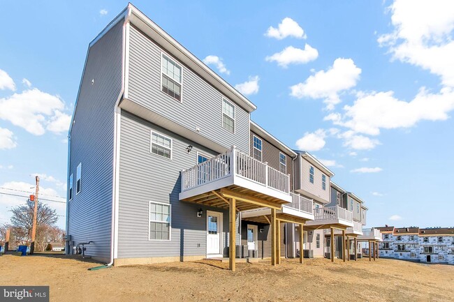 Photo - 3-1032 CAMBRIA Blvd Townhome