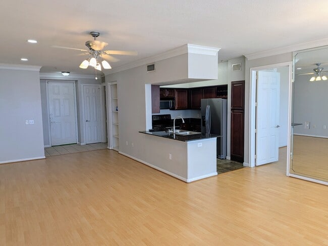 Photo - 7575 Kirby Dr Unit 2416