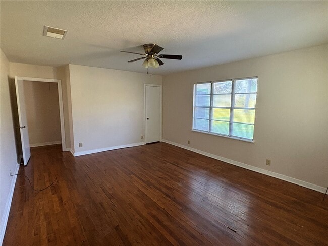 Building Photo - 3922 County Rd 704