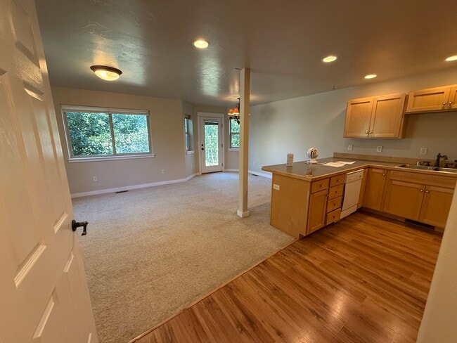 Photo - 163 Gena Cir