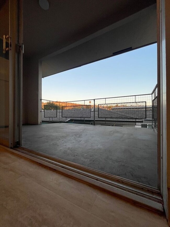 Photo - 1 Month Free !SPACIOUS 2BR/1BA Unit with p...