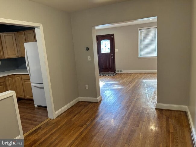 Photo - 1728 Redwood Ave