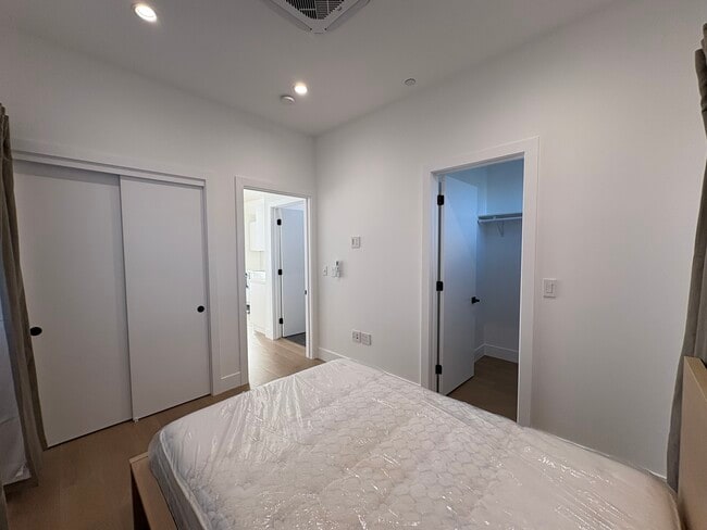 Photo - 670 Jeffrey Ave