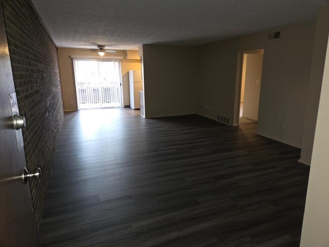 Building Photo - 20-32 Church St - 30-12