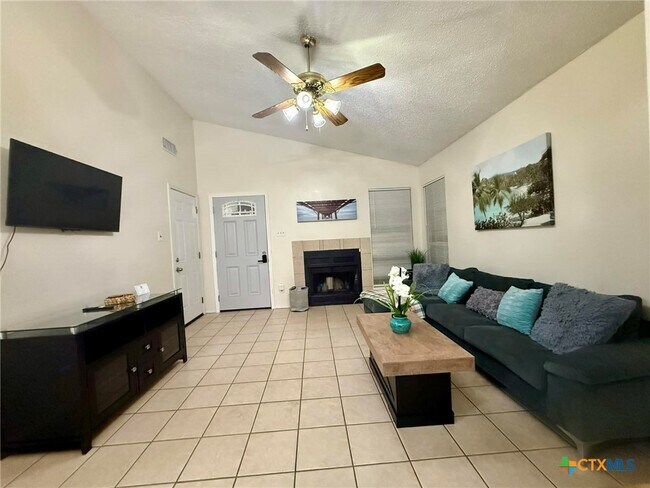 Photo - 907 Haynes Dr